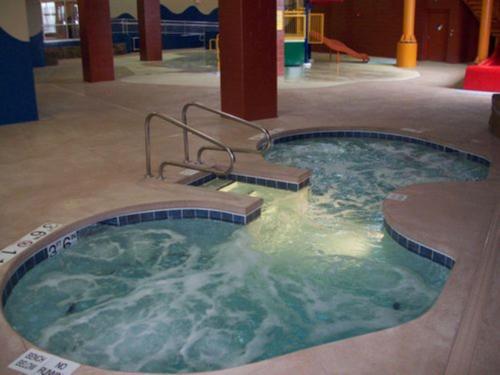 Holiday Inn Omaha Downtown - Waterpark, an IHG Hotel