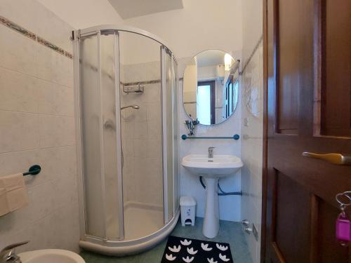 Castiglione Apartment near the center - image 3