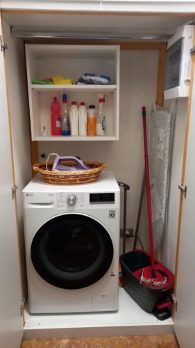 Castiglione Apartment near the center - image 2