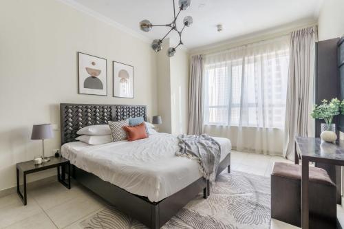 Bright Apartment in the Heart of Marina by GuestReady - image 2