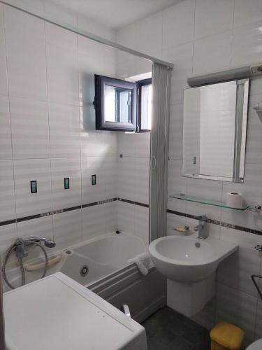 Plava Vila Beach Apartments Sveti Stefan - image 13