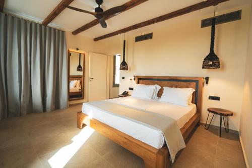 Premium Sea View Suite with private pool image 9