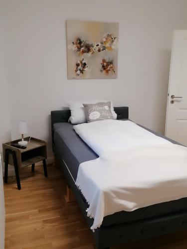 AufmLohr - Appartement mit 3 Schlafzimmern - in Leverkusen Hitdorf - Private Parkplätze vorhanden-