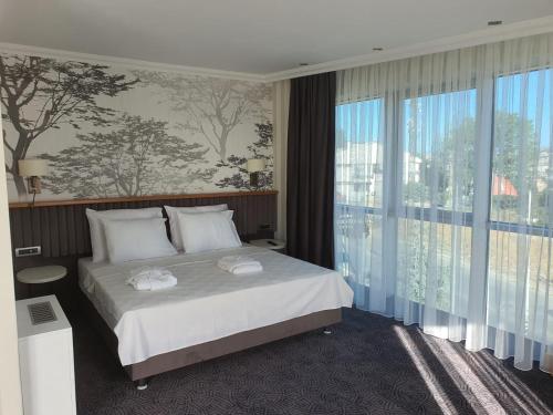 DOUBLE ROYAL HOTEL Room Type - Superior Double Room