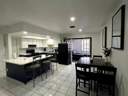 Beautiful spacious 4Bd 2Ba w/ large pool/backyard