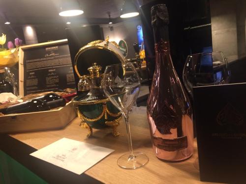 All Seasons Residence Design Hotel - Free parking