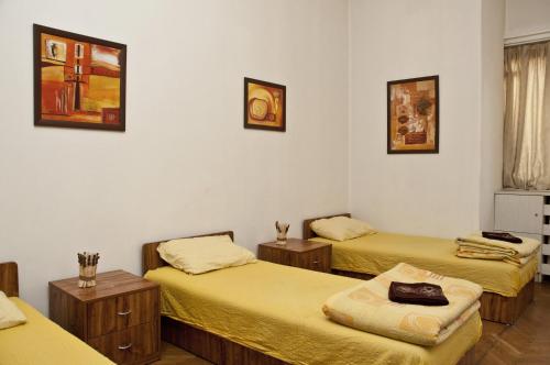 Hostel Mostel Sofia Room Type - Triple Room