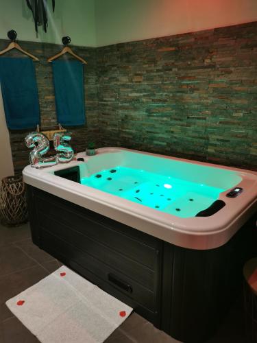 Cocoon d'Allauch in Алош