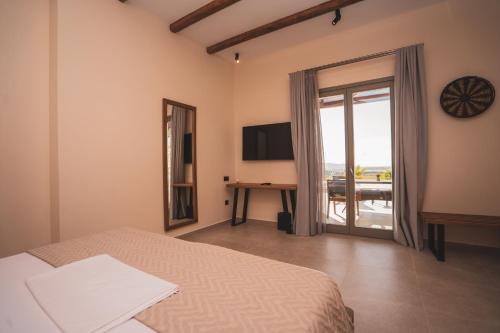 Deluxe Suite with Sea View image 5