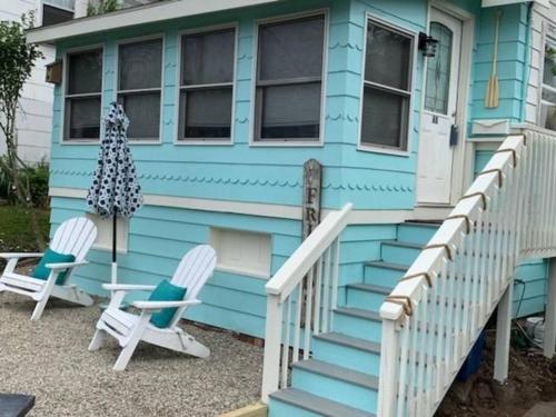 Beachy Bay Breeze Bungalow 2BR with parking and close to many amenities. in 西哈芬