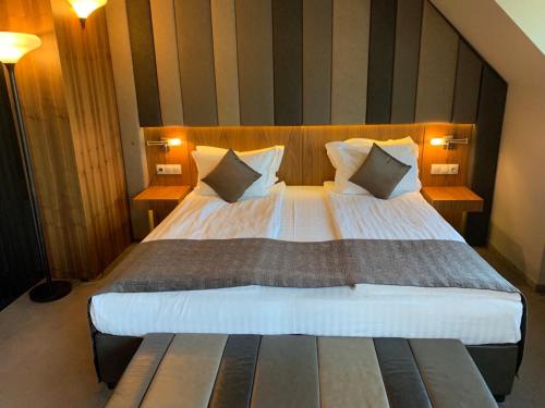 403405137 All Seasons Residence Hotel - Free parking