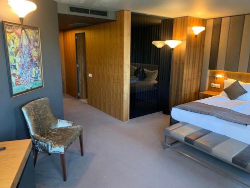 403405140 All Seasons Residence Hotel - Free parking