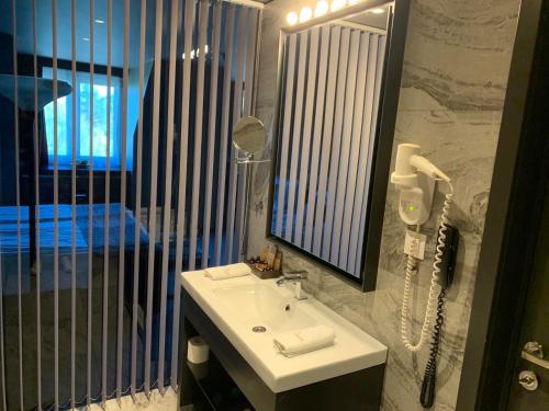 403405161 All Seasons Residence Hotel - Free parking