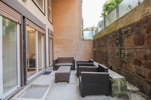 Delicious 2 Bed Room Apartment and Garden by YH, Roma (foto 8)