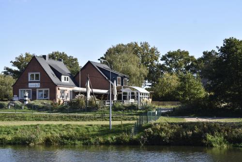 Pension zur Schleuse am Elbe Lübeck - Kanal in Witzeeze