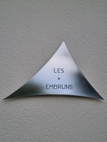 LES EMBRUNS