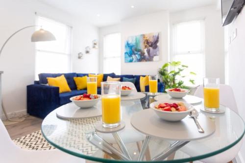 Cosy 2-Bedroom Beachside Apartment + Free Parking