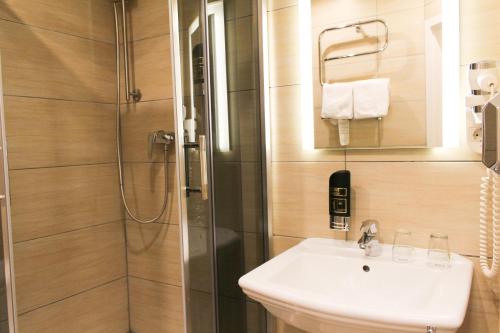Private Comfort STEPHANSPLATZ - SELF CHECK IN I AC in all rooms Room Type - Standard Double Room