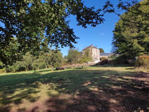 Magnifique maison avec jardin & verger de 3600 m² gîte à louer Le Plamat