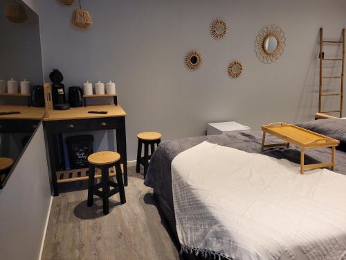 Chambre privative avec baignoire balneo Hotel de charme La Hurtrie