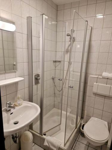 Gasthaus Pension DORENKRUG - Restaurant 8.0km von Lage entfernt