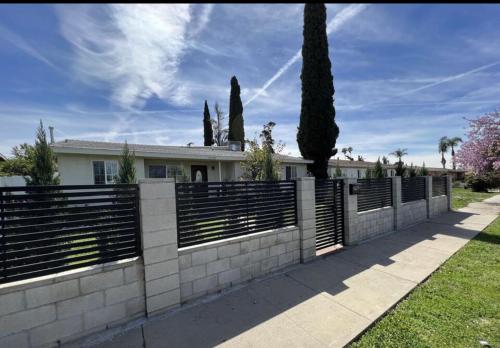 Spacious house near Burbank Airport