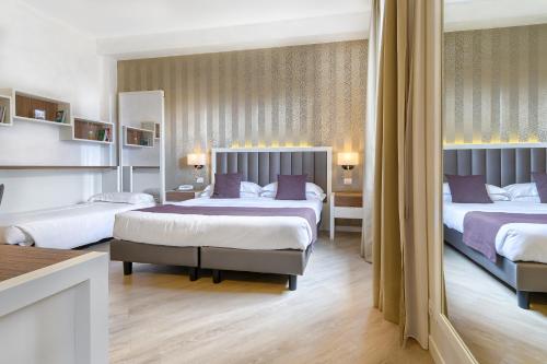 1 queen bed, 1 twin bed