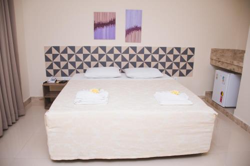 2 twin beds