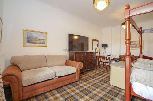 Redcliffe Hotel - image 2