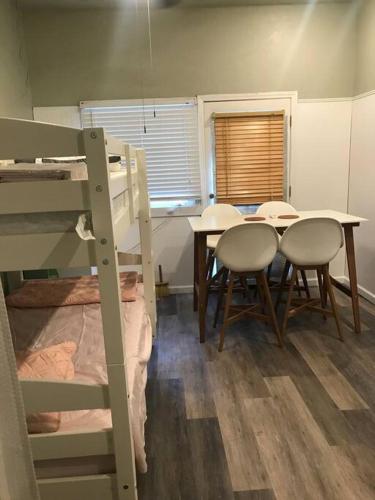 Cozy, Cheerful & Charming Cabin - Historic Julian detail