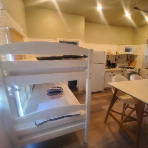 Cozy, Cheerful & Charming Cabin - Historic Julian in Julian, USA