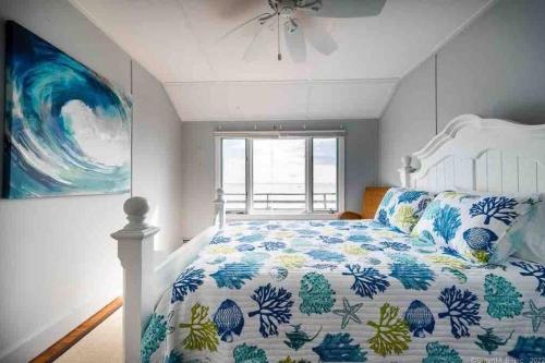 Direct Waterfront 4 Bedroom Beach House With Stunning LI Sound Views & Private Beach in Guilford, USA
