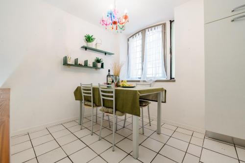 Studio Apartment image 9