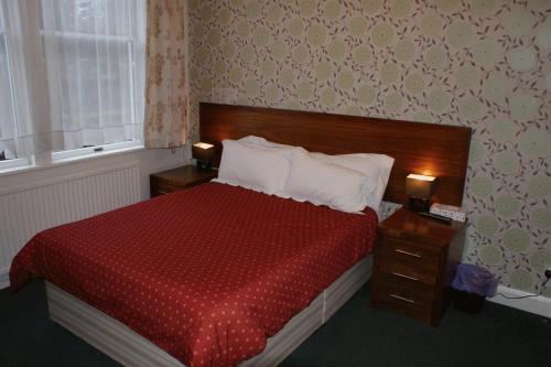 Photo - Kirkdale Hotel