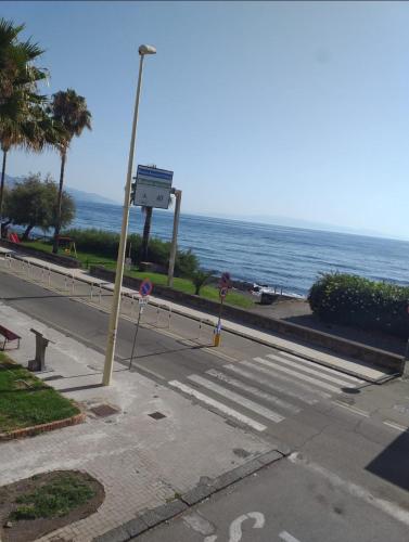 Casa sul lungomare di torre archirafi