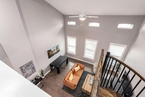 Soaring 2-Bedroom Parkside Loft Walkable to it All in Cincinnati, USA
