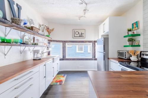 Boutique Apartment in 1905 Victorian Home - Plaza - Westport, Канзас-Сити (фото 8)
