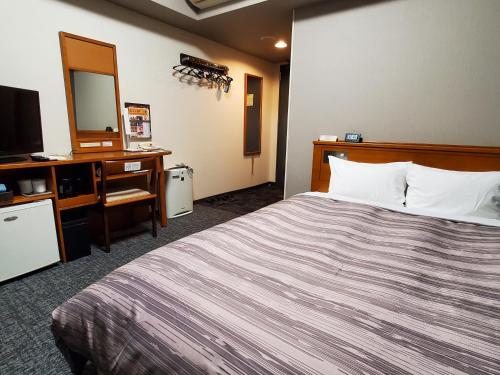 Double Room with Small Double Bed - Non-Smoking