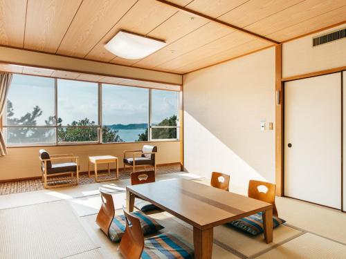 Japanese-style Room with 12 Tatami (MAX 6 Adults)