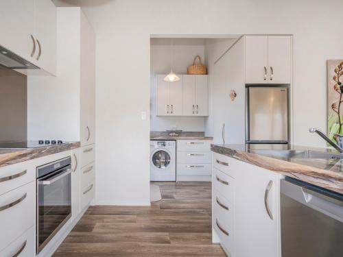 Relax On Courtney - Pauanui Holiday Home