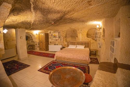 Pietra Cave Suites