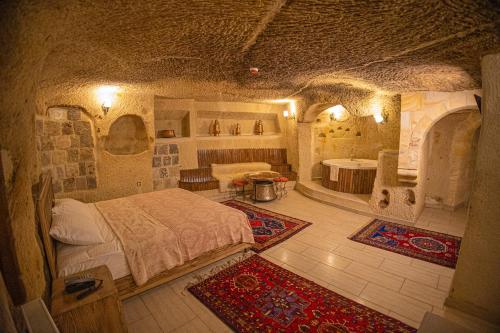 Pietra Cave Suites