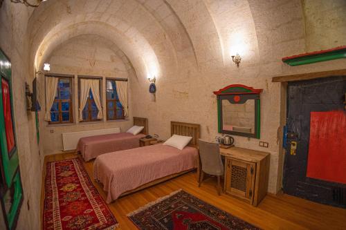 Pietra Cave Suites