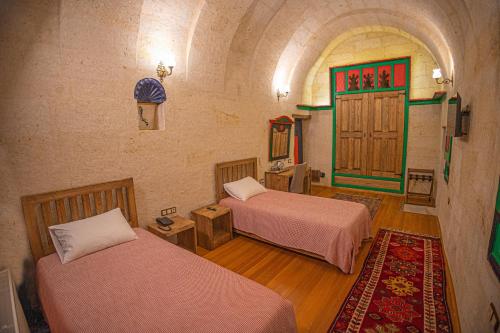 Pietra Cave Suites