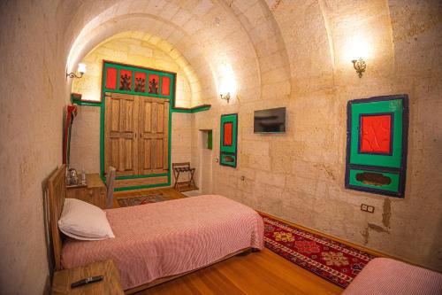 Pietra Cave Suites