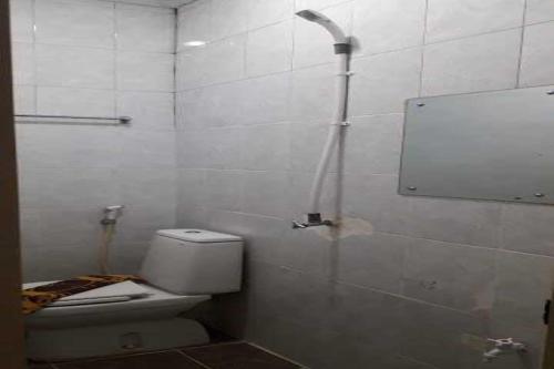 Bathroom, EXPRESS O 91674 Penginapan Bm Prima in Duri
