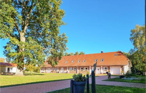 Pet Friendly Apartment In Passow Ot Charlottenho in Zahren, Deutschland