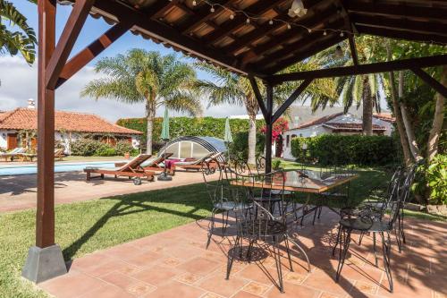 Finca El Picacho Apartments in the countryside 2 Km from the beach - image 3