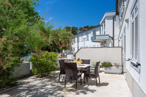 Balkons/terase, Villa Tamaris - Hotel Resort Drazica in Krk Island