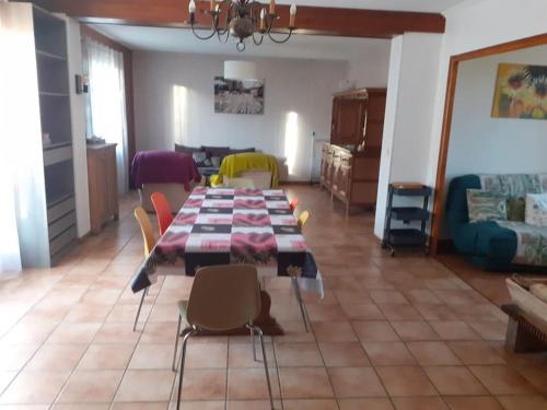 Gîte de la traverse, 2 à 6 personnes (Gite de la traverse, 2 a 6 personnes) in Mondement-Montgivroux